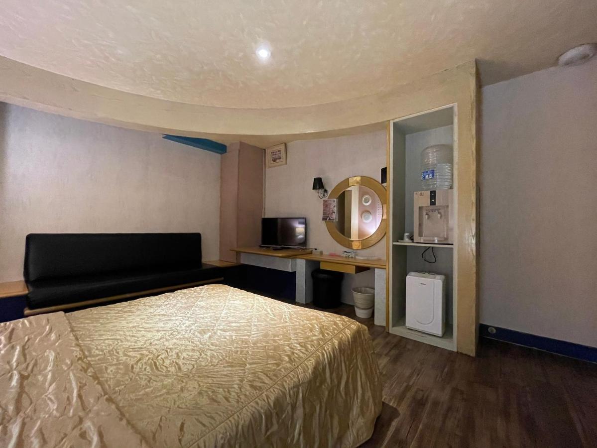 Hotel 溫情自助旅店 Taoyuan Exterior foto