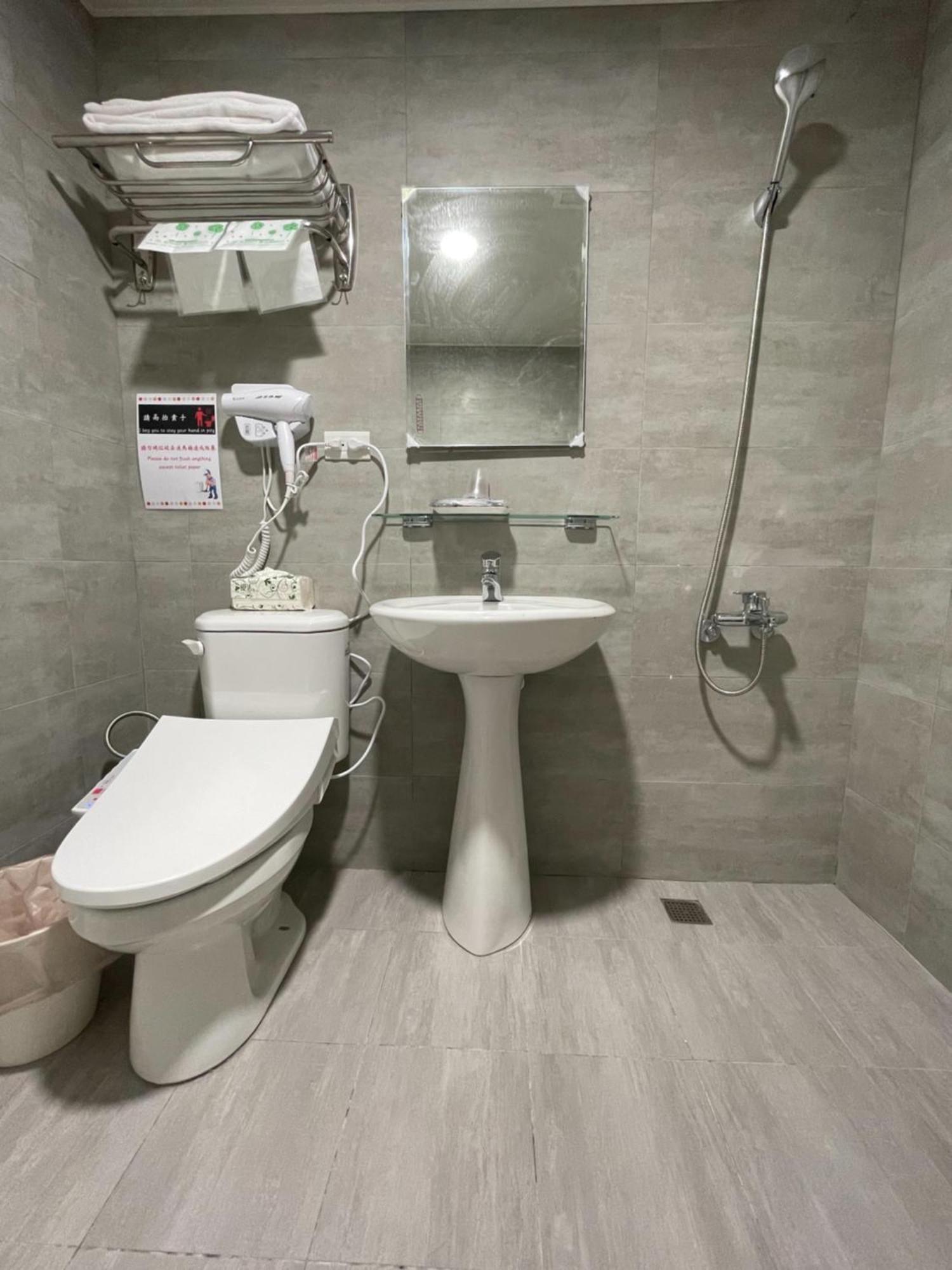 Hotel 溫情自助旅店 Taoyuan Exterior foto